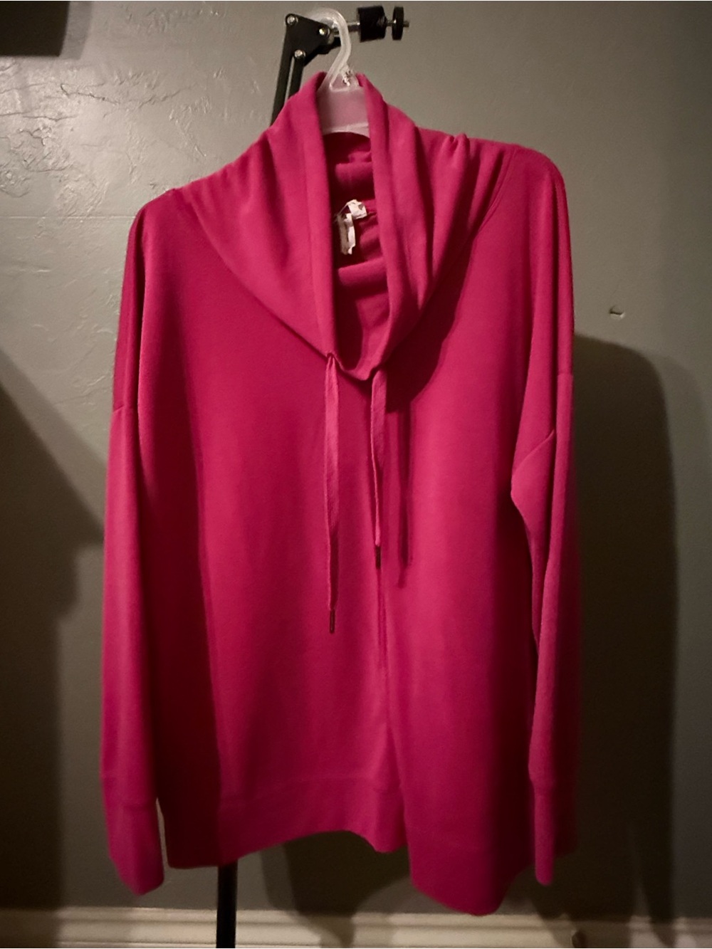 Cable & Gauge XL Hot Pink Cowl Neck Athletic Top